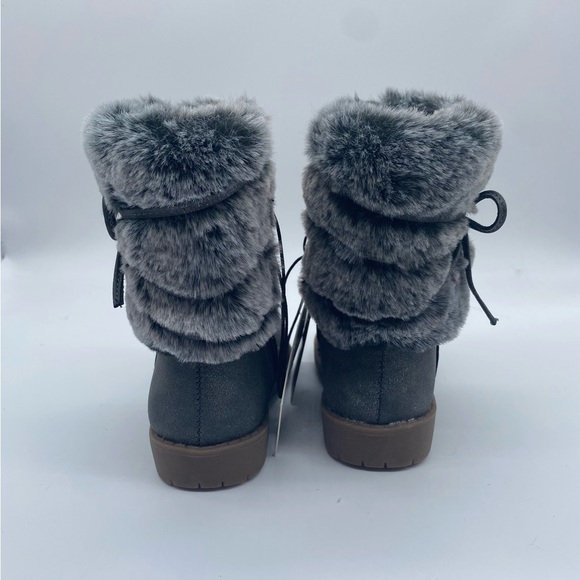 Nicole Miller Faux Fur Trim Boot toddler
boots bow heart stepping stones . - Picture 4 of 11